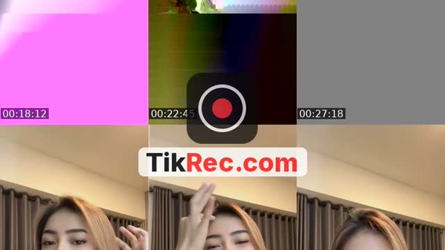 TikTok live: hii by @itstotallyzaro